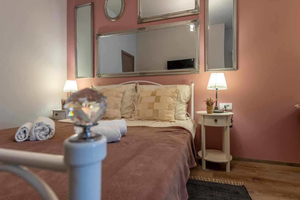 Old City Romantic Studios 4 With Free Private Parking Pula Buitenkant foto