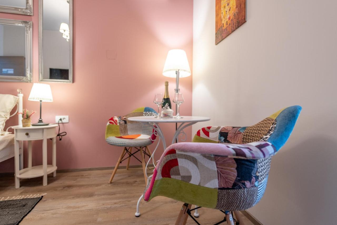 Old City Romantic Studios 4 With Free Private Parking Pula Buitenkant foto