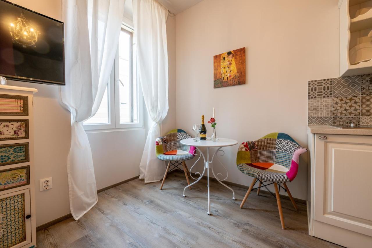 Old City Romantic Studios 4 With Free Private Parking Pula Buitenkant foto