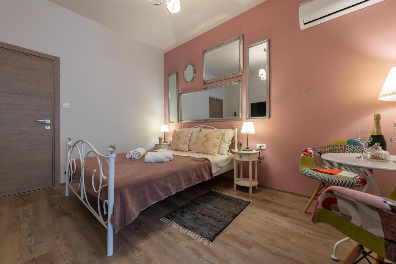 Old City Romantic Studios 4 With Free Private Parking Pula Buitenkant foto